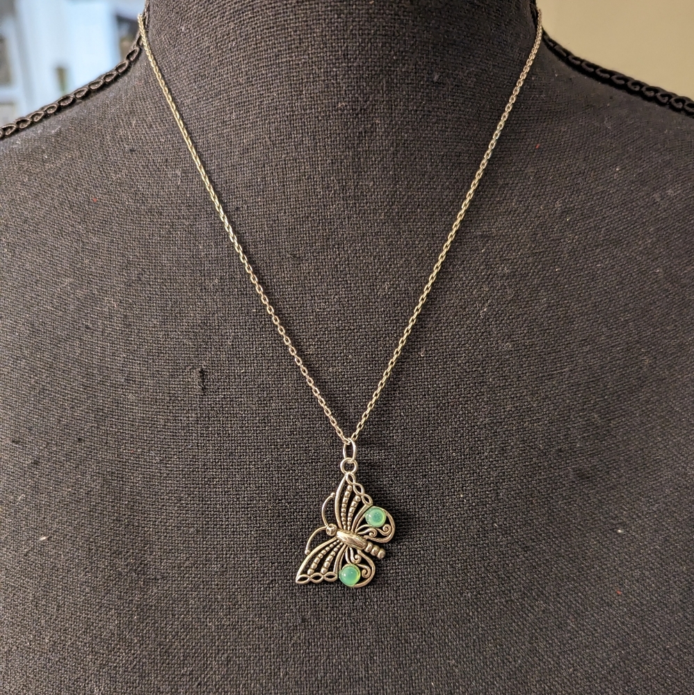 Gorgeous 925 Stamped Sterling Silver Butterfly Necklace With Green Cut Glass